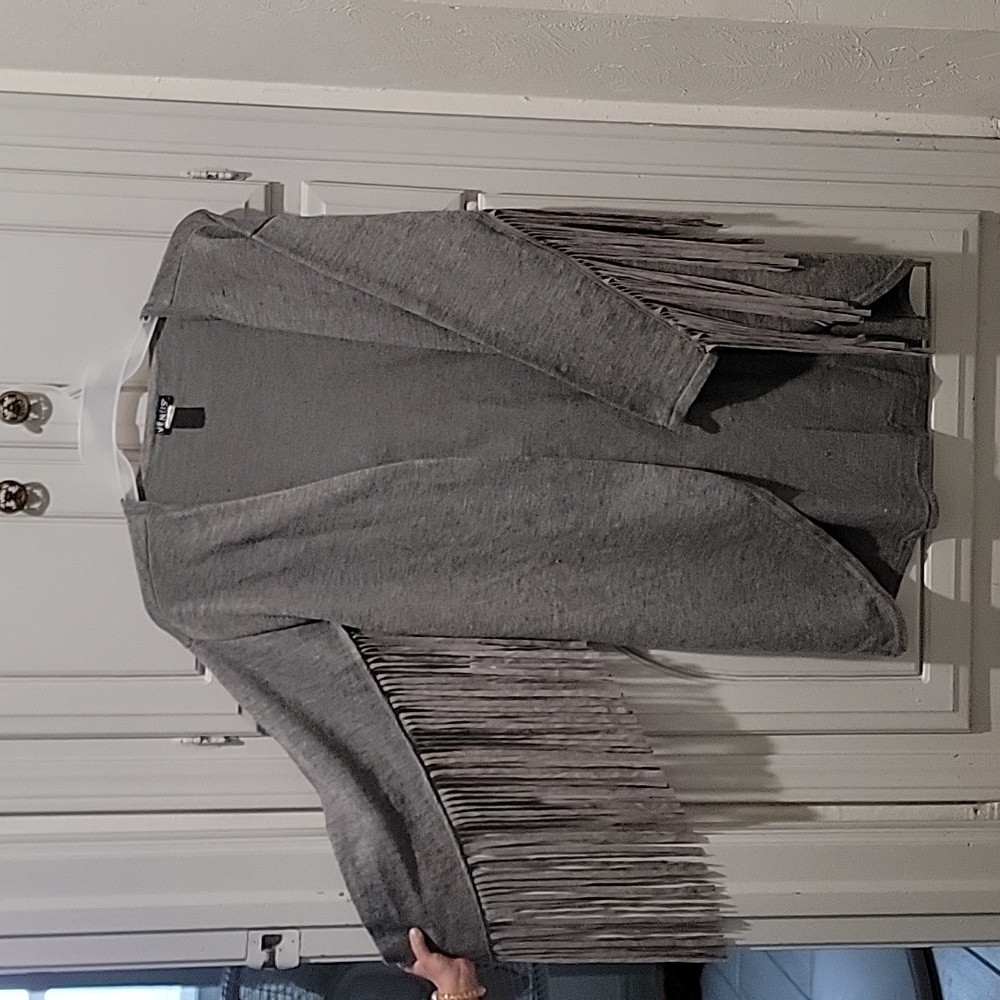 VENUS NWOT Grey Faux Leather fringe sleeve open front lightweight sweater Size M